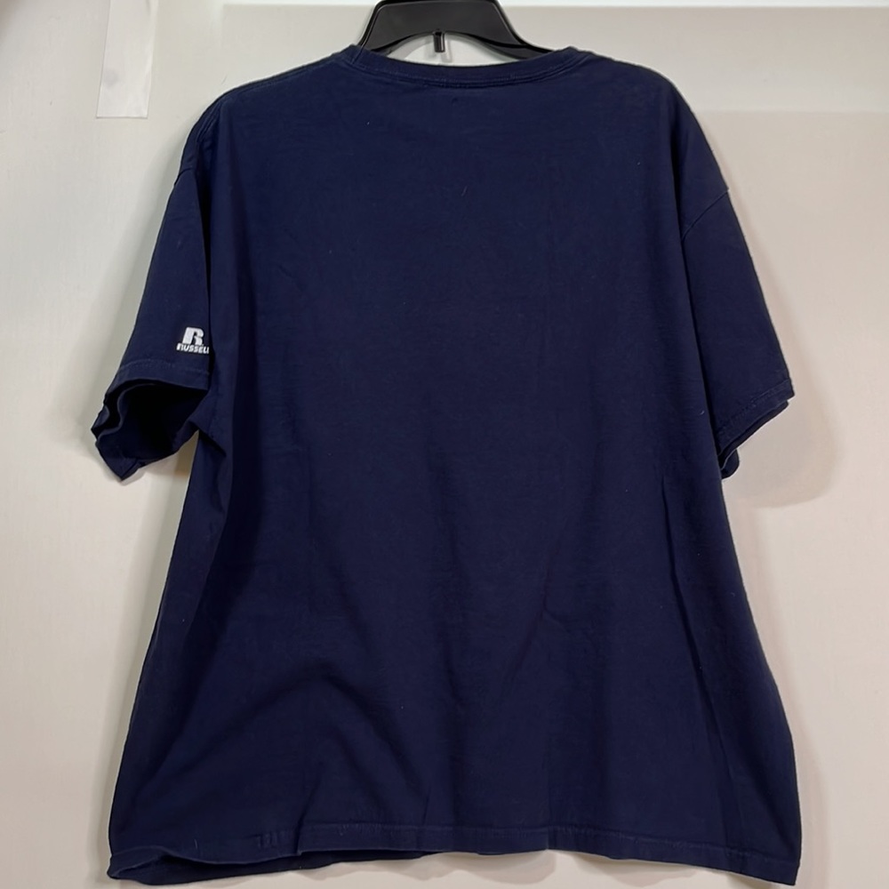 Men’s black XL T-shirt.  2011 NCAA final four champions UConn.